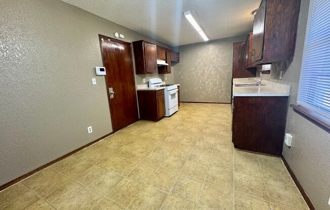 Adorable 3 bedroom 1.5 bathroom located in Tulsa Ok