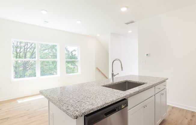 Newly Constructed 4/2.5 Minutes From Grant Park!