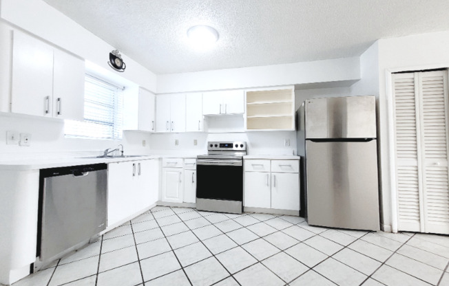 14002 NE 6 AVE