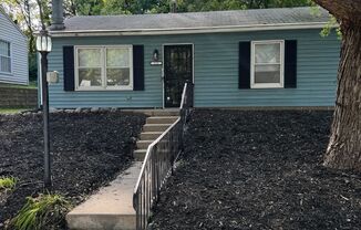 2 Bedroom 1 Bathroom in Moline!