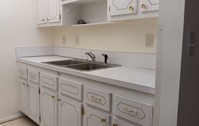 Great location for spacious 2-bedroom apartment