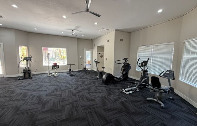 2 beds, 1 bath, $1,395, Unit # 2029