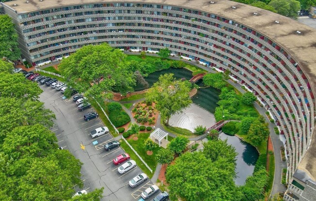 2 beds, 1 bath, 810 sqft, $3,000, Unit T35