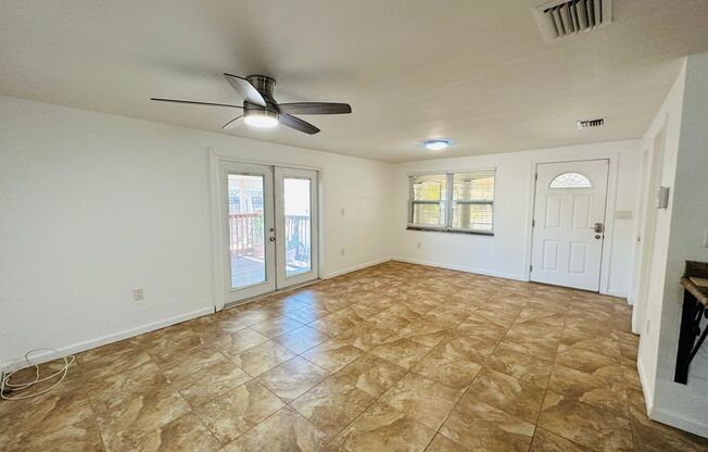 3/2.5/1 Freshly Updated Pinellas Park Home