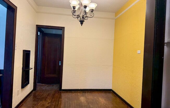 810 W Craig Pl #103.
