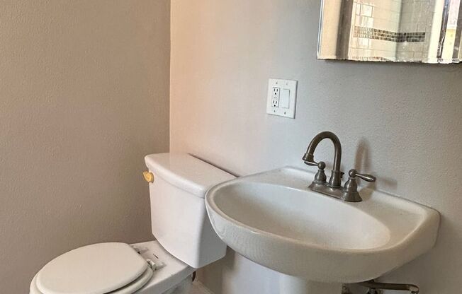 Studio, 1 bath, $1,600, Unit 401