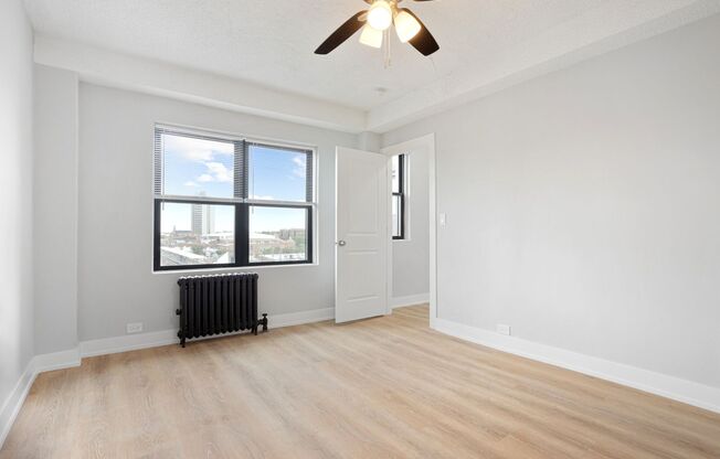 1 bed, 1 bath, 408 sqft, $1,850, Unit 7J
