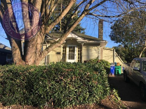 No Security Deposit w/ Rhino! North Mt. Tabor Bungalow, w/ Large Backyard!