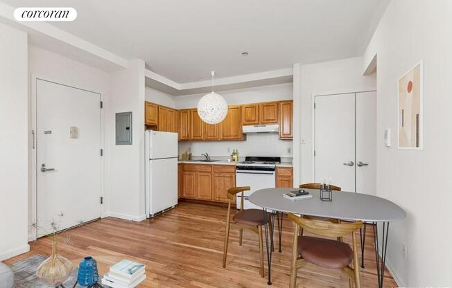 1 bed, 1 bath, $1,300, Unit 3B