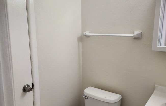 3 beds, 1.5 baths, 1,100 sqft, $1,500, Unit 3247