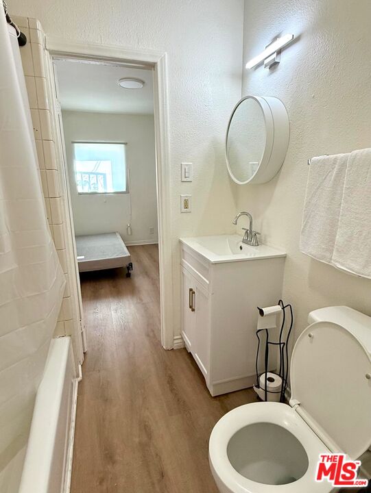640 W 81 ST