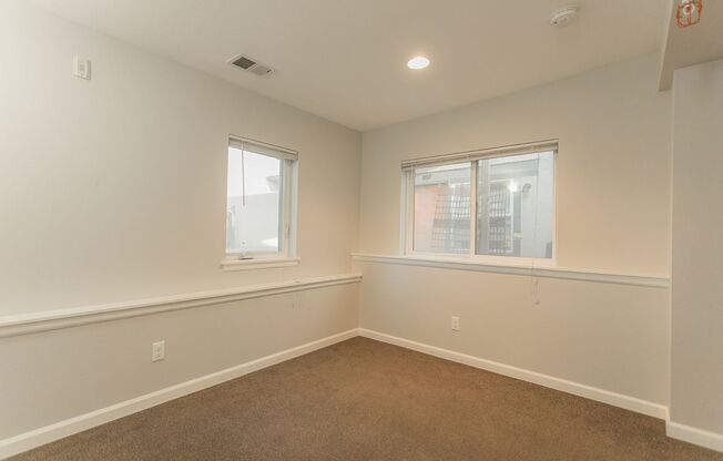 3 beds, 2 baths, 1,028 sqft, $4,185, Unit 109