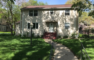 Spacious 1 Bedroom Apartment Near Downtown Sioux Falls!!