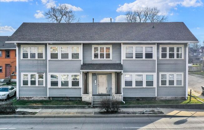 633 E 38th