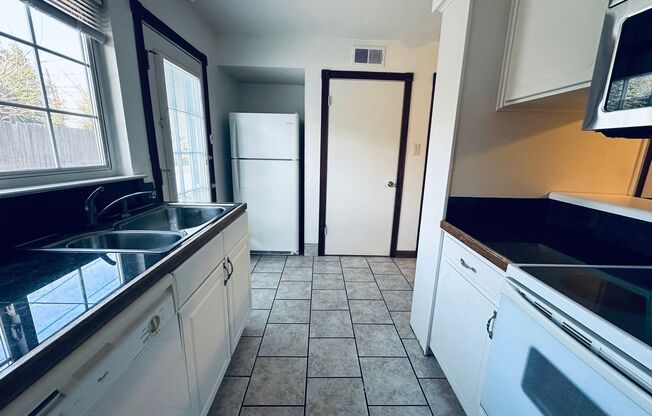 1207 W Wall Street