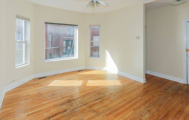 2 beds, 1 bath, 725 sqft, $2,695, Unit 851-1S