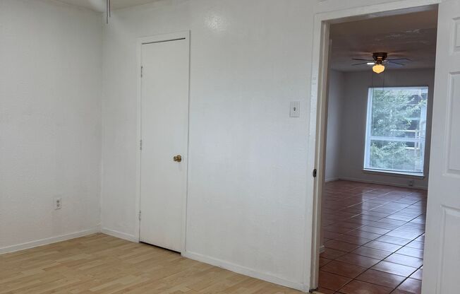 2 beds, 1 bath, 715 sqft, $1,340