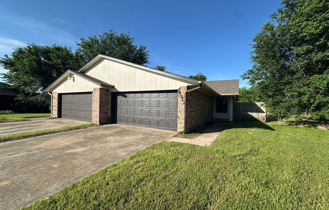 2 Bed 2 Bath Duplex in Oklahoma City (See Contact Info Below)