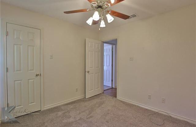 3 beds, 2 baths, $1,495