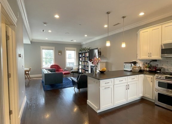 3 beds, 2 baths, 1,477 sqft, $5,200, Unit 3