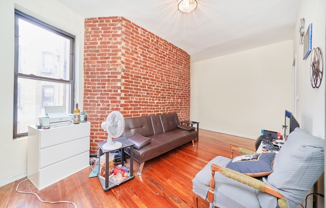 516 W 156 ST