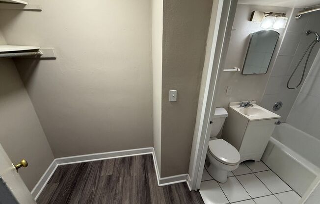 Studio, 1 bath, 400 sqft, $895, Unit #218