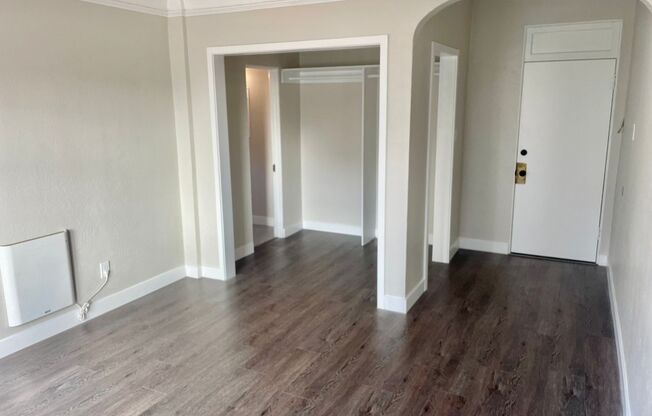 Studio, 1 bath, 380 sqft, $1,695, Unit 310