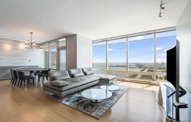 True Luxury Living_2b2b Condo at 340 On The Park