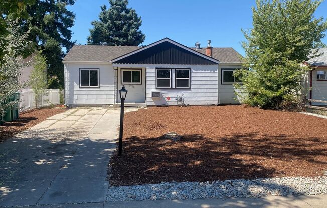 **Peaceful 4 bedroom home in Aurora, CO**