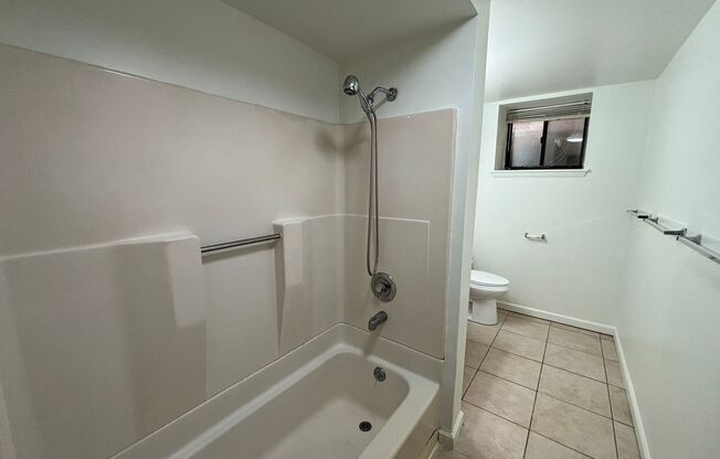 3 beds, 1 bath, 810 sqft, $1,690, Unit 732 S. Millvale Ave. #C2