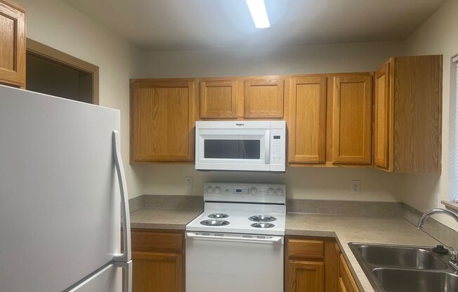 3 beds, 2.5 baths, 1,175 sqft, $2,000, Unit 3502