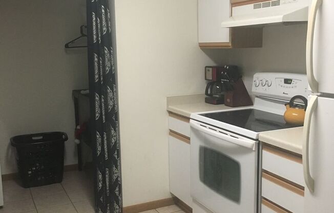 1 bed, 1 bath, 742 sqft, $1,100