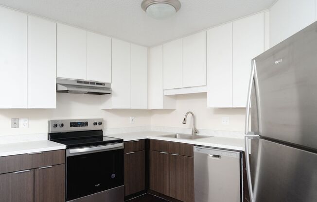 2 beds, 2 baths, 1,127 sqft, $1,800, Unit 210
