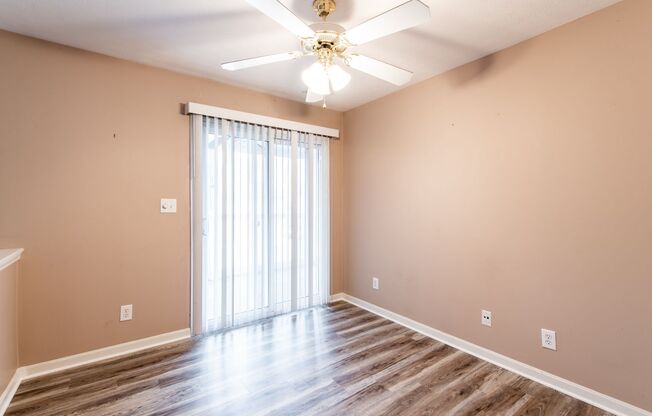 2 beds, 1.5 baths, $1,295, Unit Unit 203