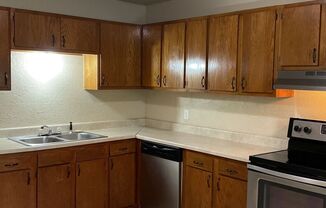 2 beds, 1 bath, $1,000, Unit 1619 Indian Trail - A