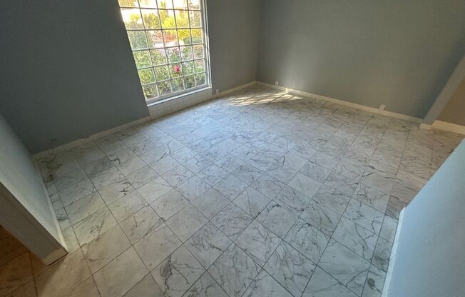 SPACIOUS 2 BEDROOM TOWNHOME IN LAS VEGAS COUNTRY CLUB