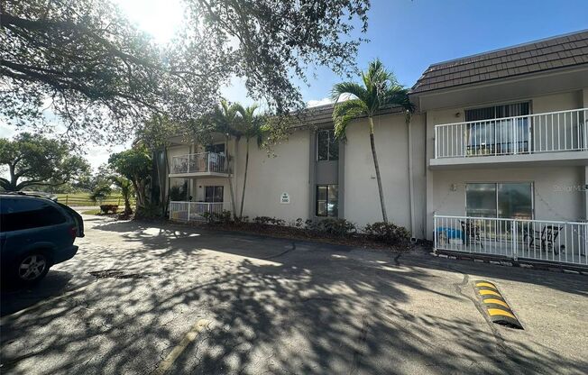 2 beds, 2 baths, 920 sqft, $1,245, Unit Unit # 607