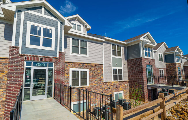 Elegant Exterior View Of Property at Strathmore Apartment Homes, West Des Moines, IA