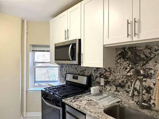 2 beds, 1 bath, 900 sqft, $2,400, Unit 3H