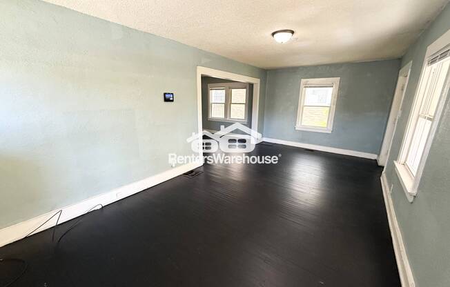 1526 E 50 ST