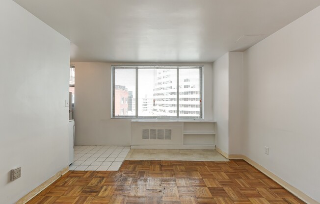 Charming & Bright Junior One Bedroom at River Place North