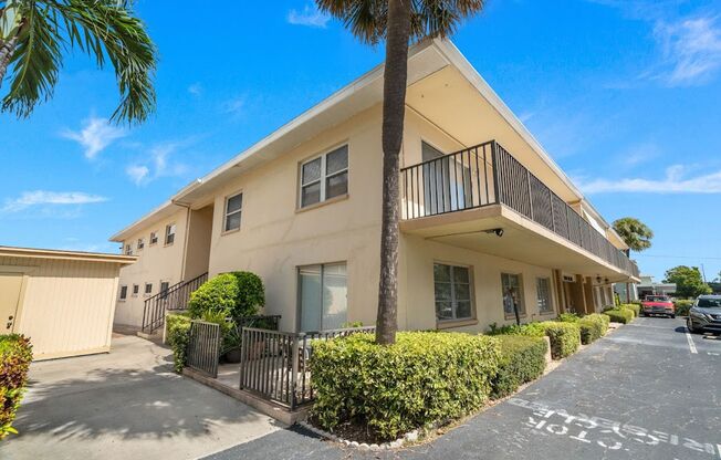 Waterfront Views! Fully updated 2/2 condo