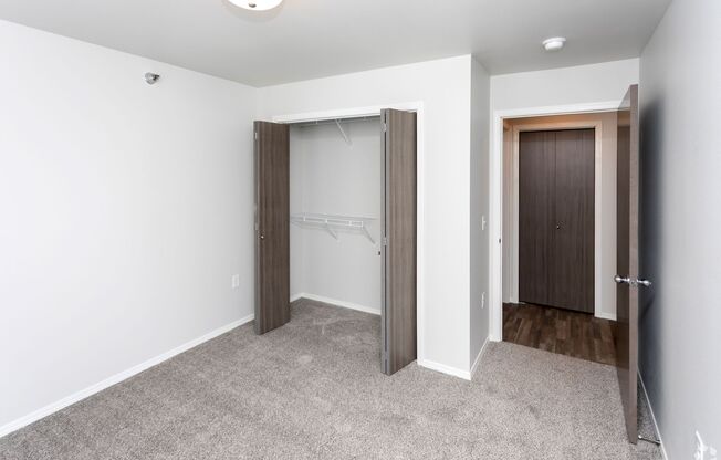 2 beds, 2 baths, 913 sqft, $1,275, Unit 4800-263