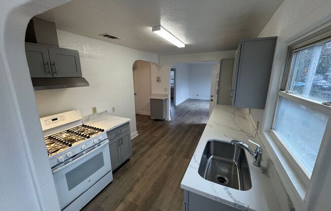 2 beds, 1 bath, $1,995