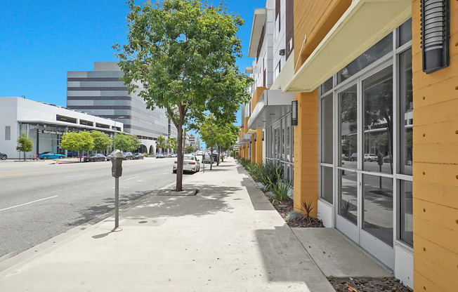 Legado Encino Sidewalk View