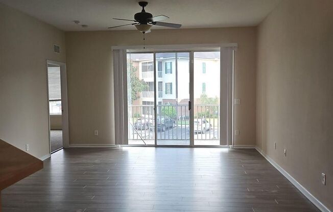 3 beds, 2 baths, $1,595, Unit # 1321