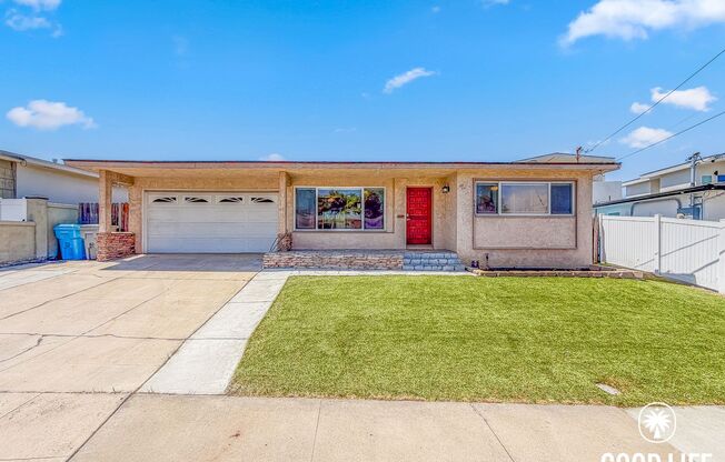 2BD/1BA Home in La Mesa with Turf Yards, Large Backyard, W/D & 2-Car Garage