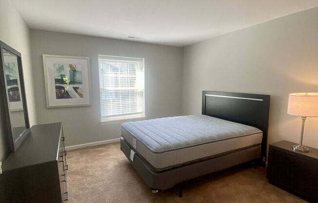 1 bed, 1 bath, 720 sqft, $1,323