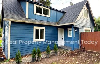 Large 4 bedroom and 1.5 bath home in Puyallup School District!