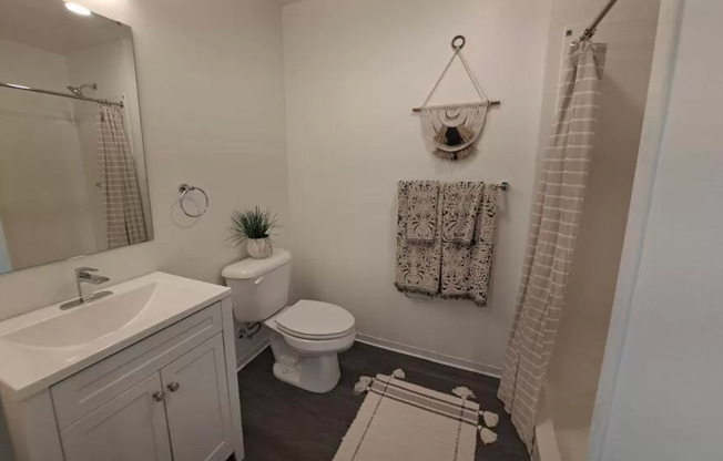 Studio, 1 bath, 252 sqft, $1,050, Unit 606